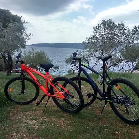 Fjaka - Biograd Na Moru *
